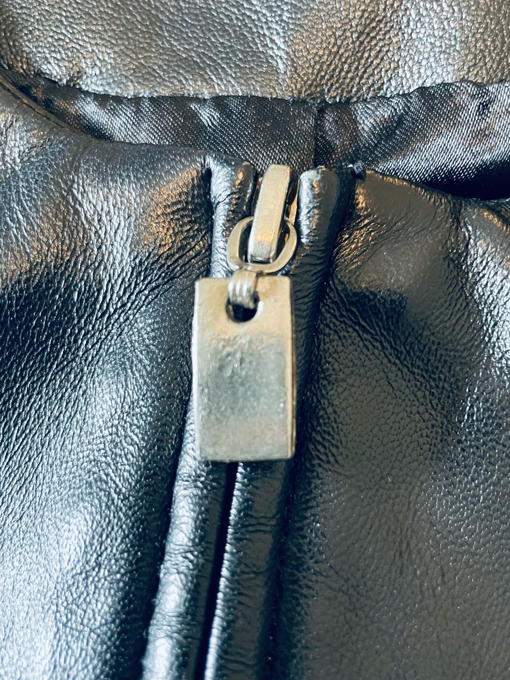 Edgy Moto-Chic 90s-Grunge Elevated Biker-Lite Black Leather Jacket, size Large - Picture 13 of 14